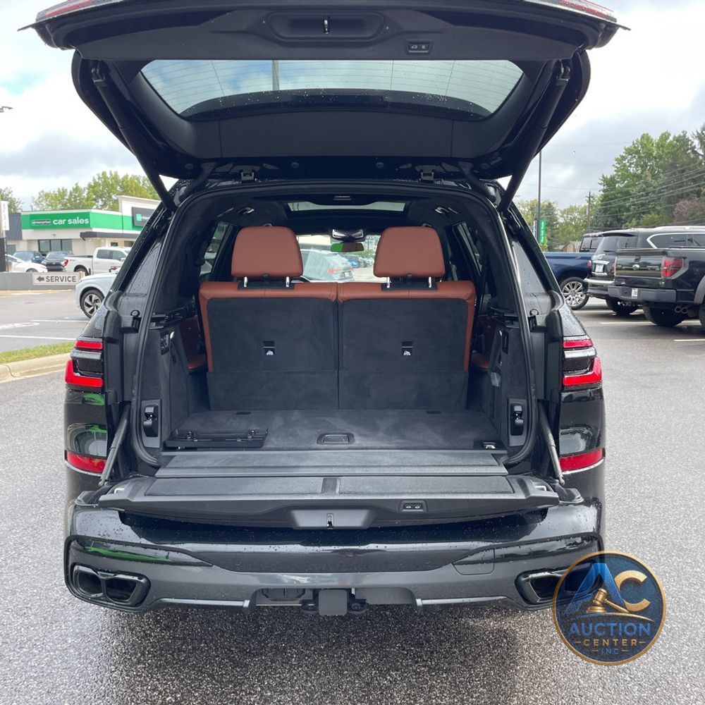 2024 BMW X7 M60i