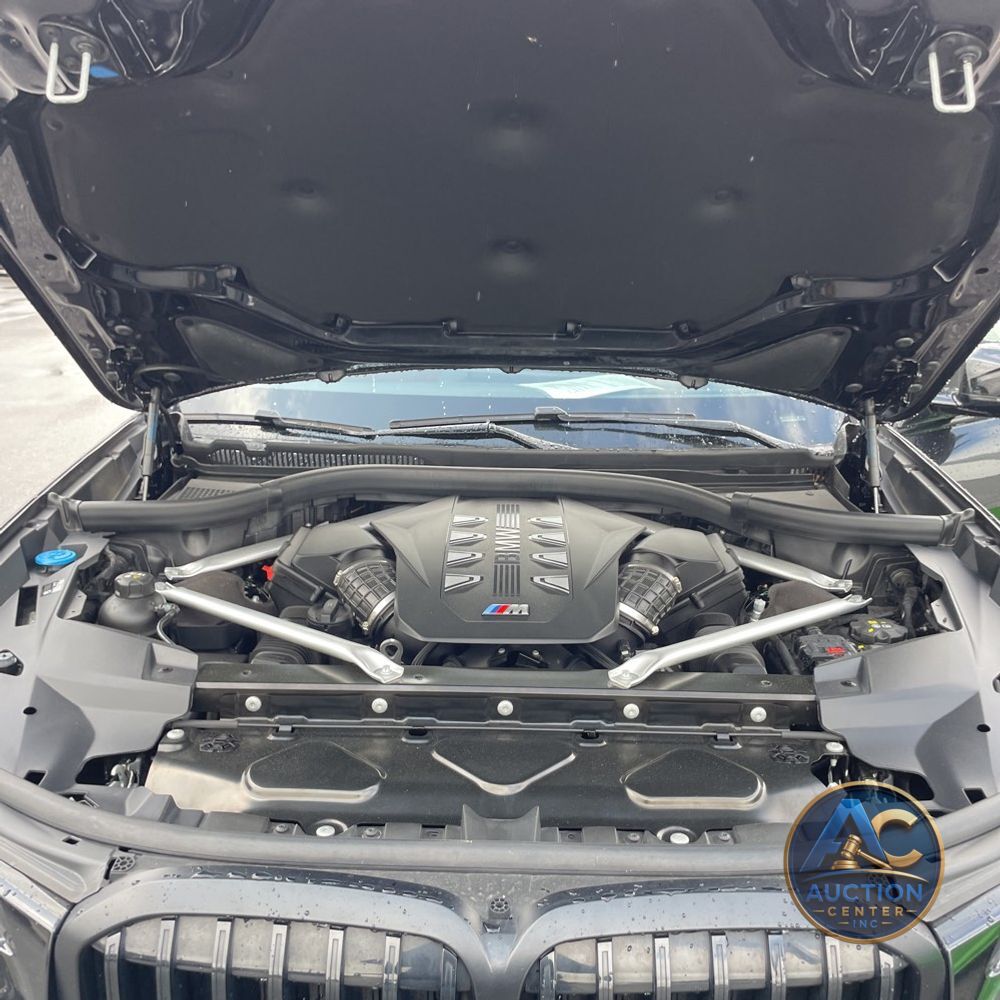 2024 BMW X7 M60i