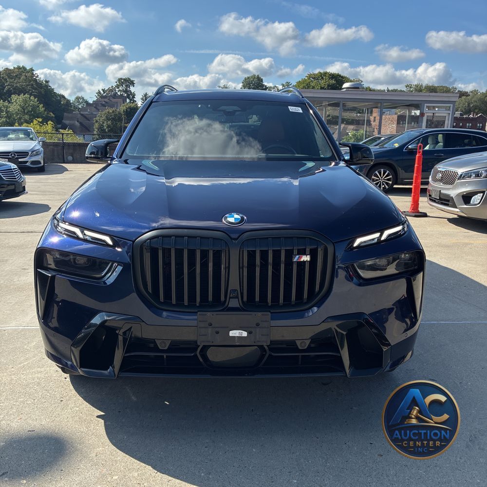 2023 BMW X7 M60i