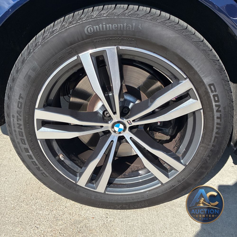 2023 BMW X7 M60i