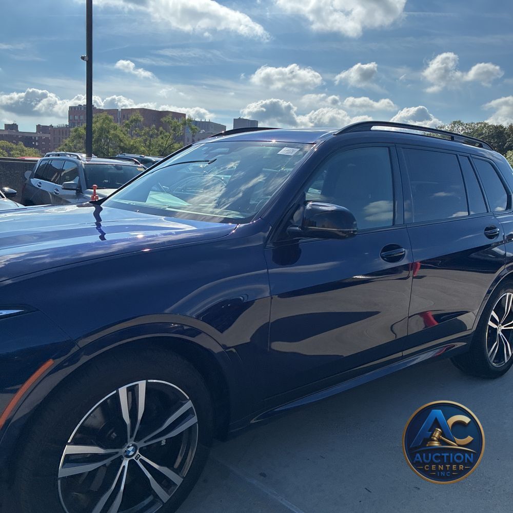 2023 BMW X7 M60i