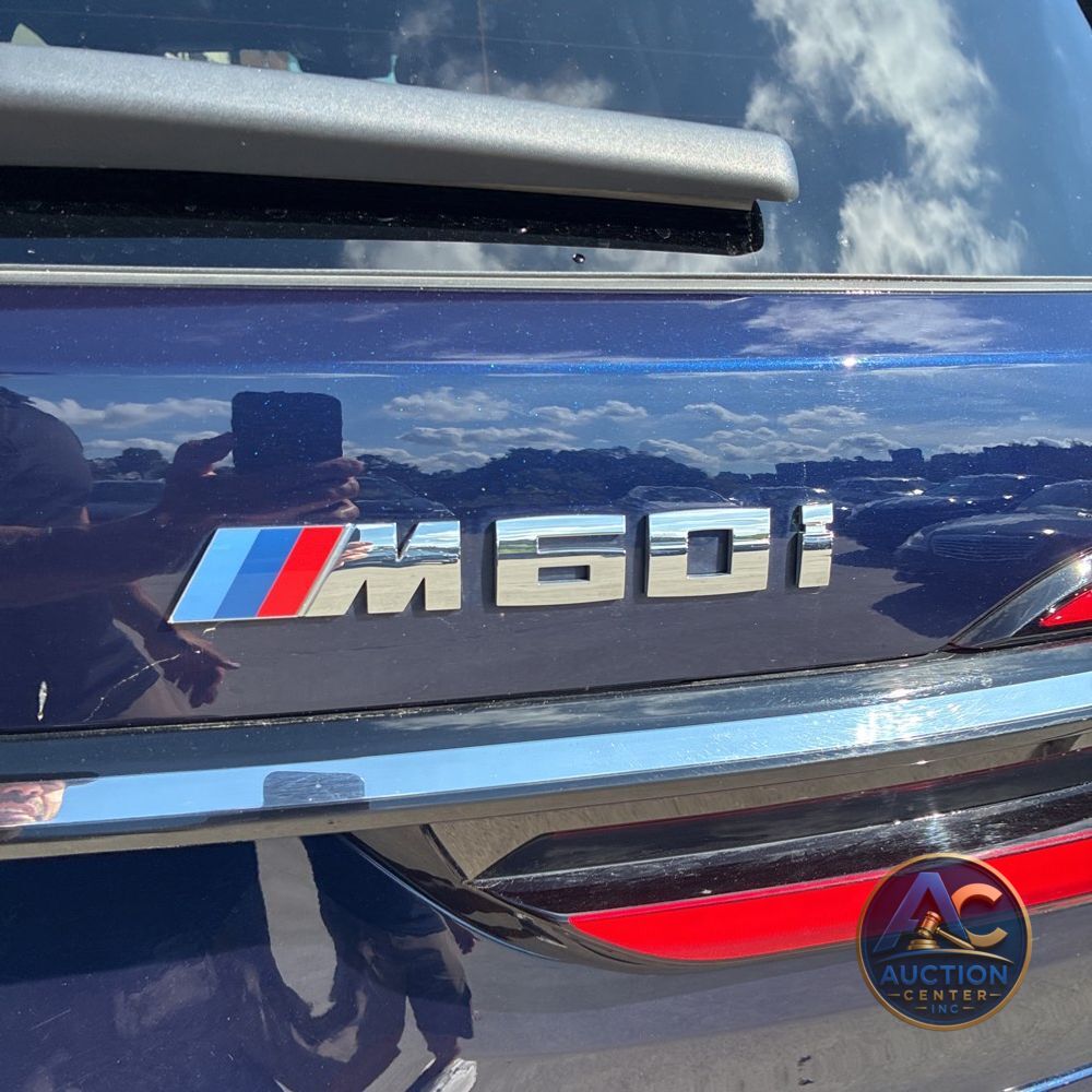 2023 BMW X7 M60i