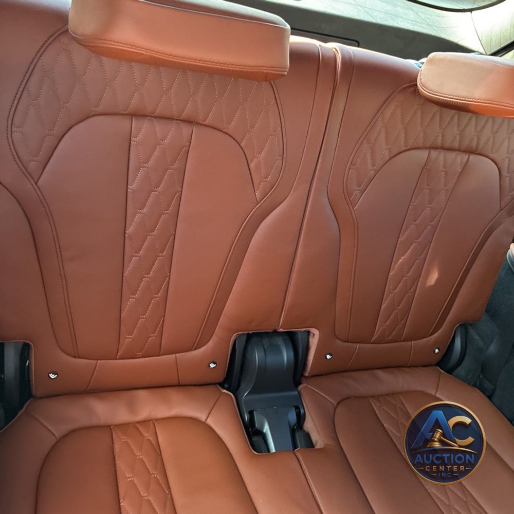 2023 BMW X7 M60i