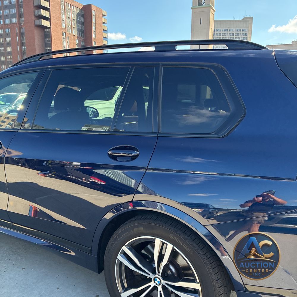 2023 BMW X7 M60i