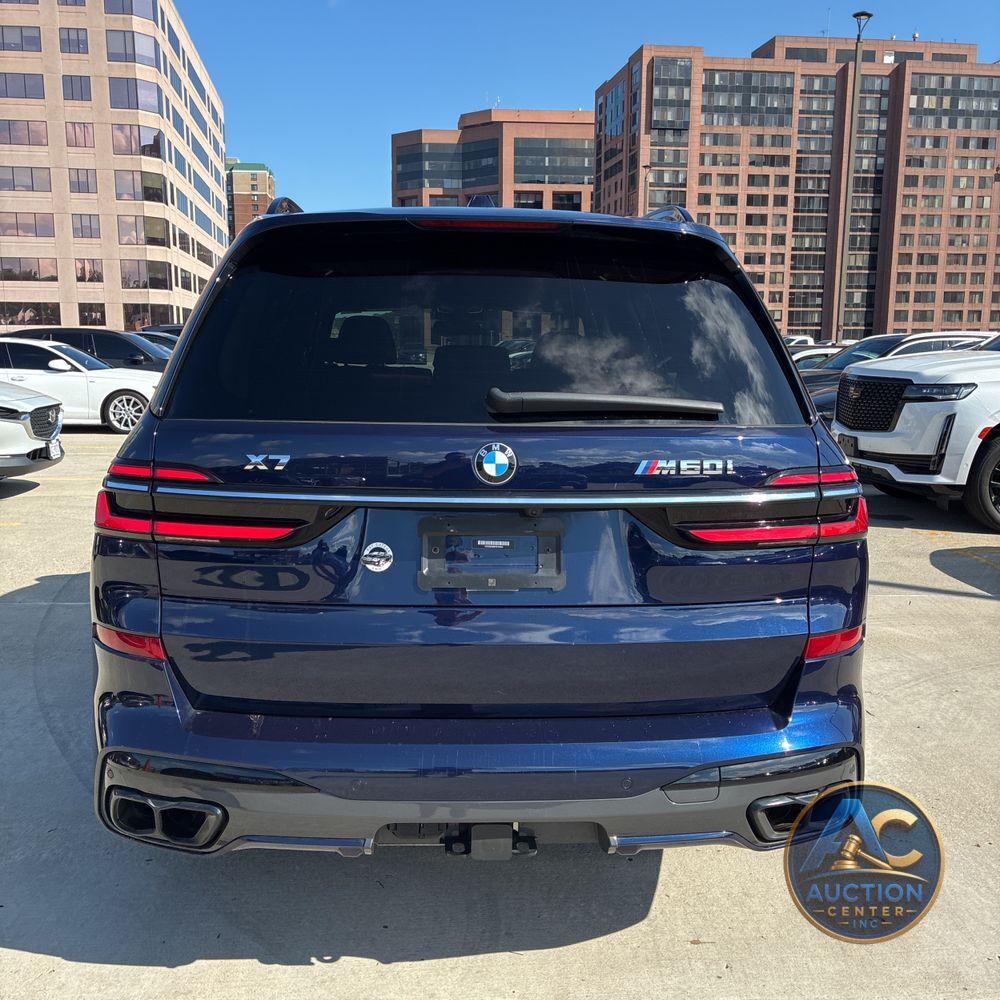 2023 BMW X7 M60i