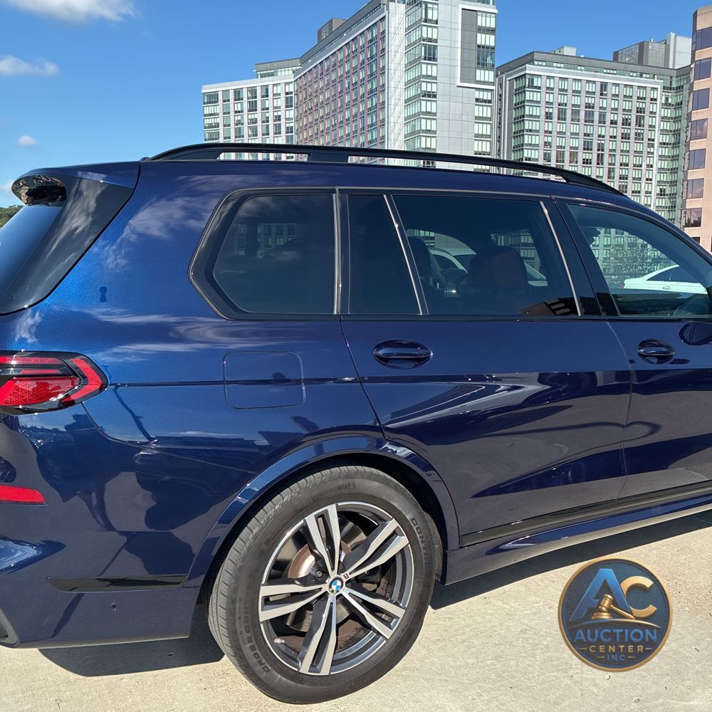 2023 BMW X7 M60i