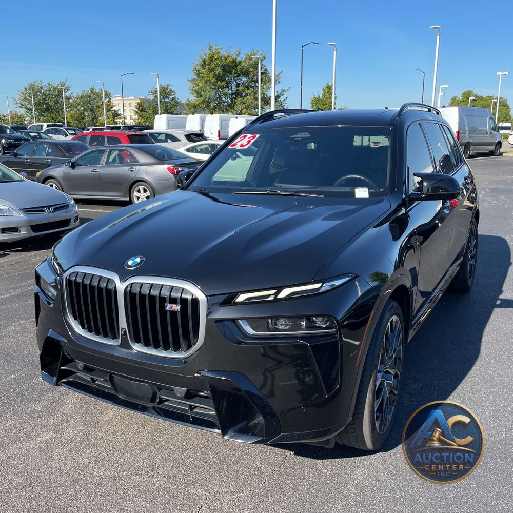 2023 BMW X7 M60i