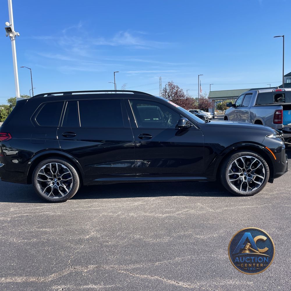 2023 BMW X7 M60i