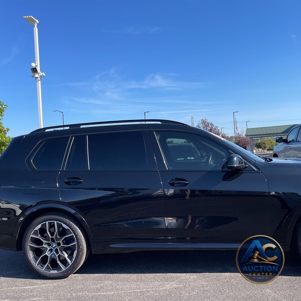 2023 BMW X7 M60i