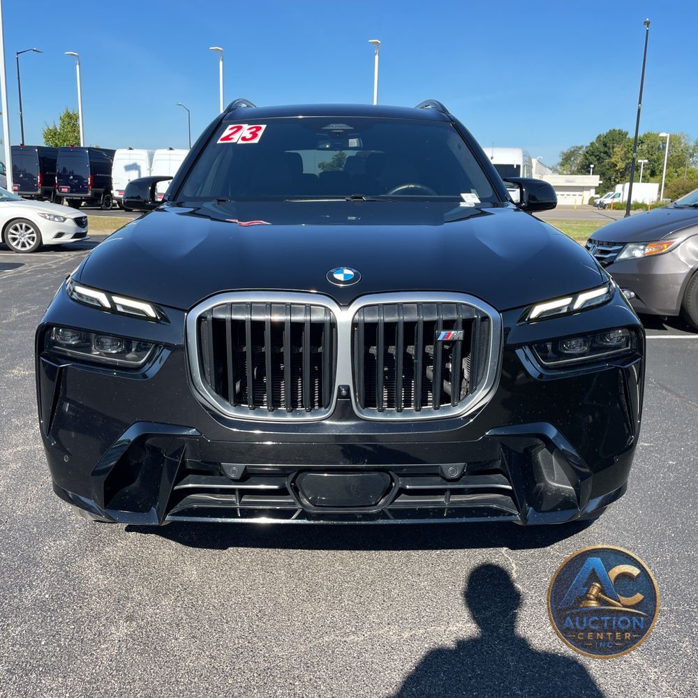 2023 BMW X7 M60i