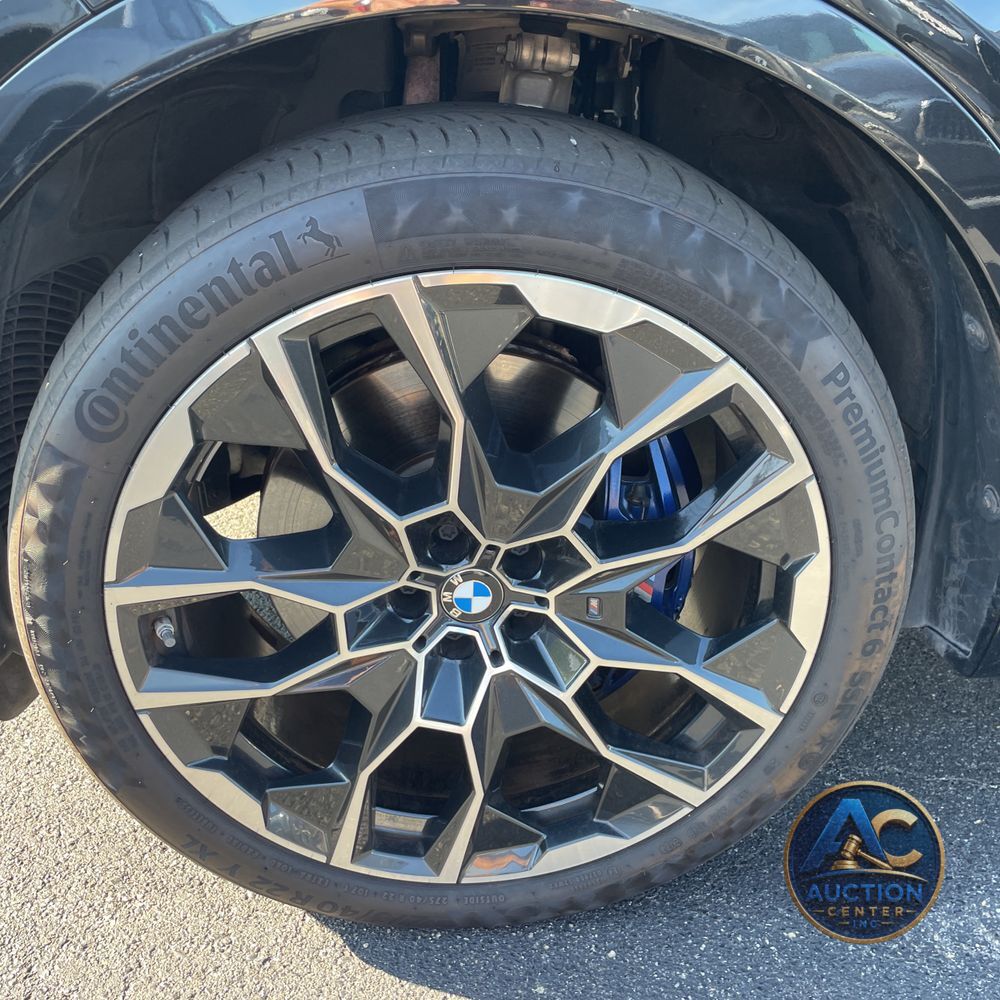 2023 BMW X7 M60i