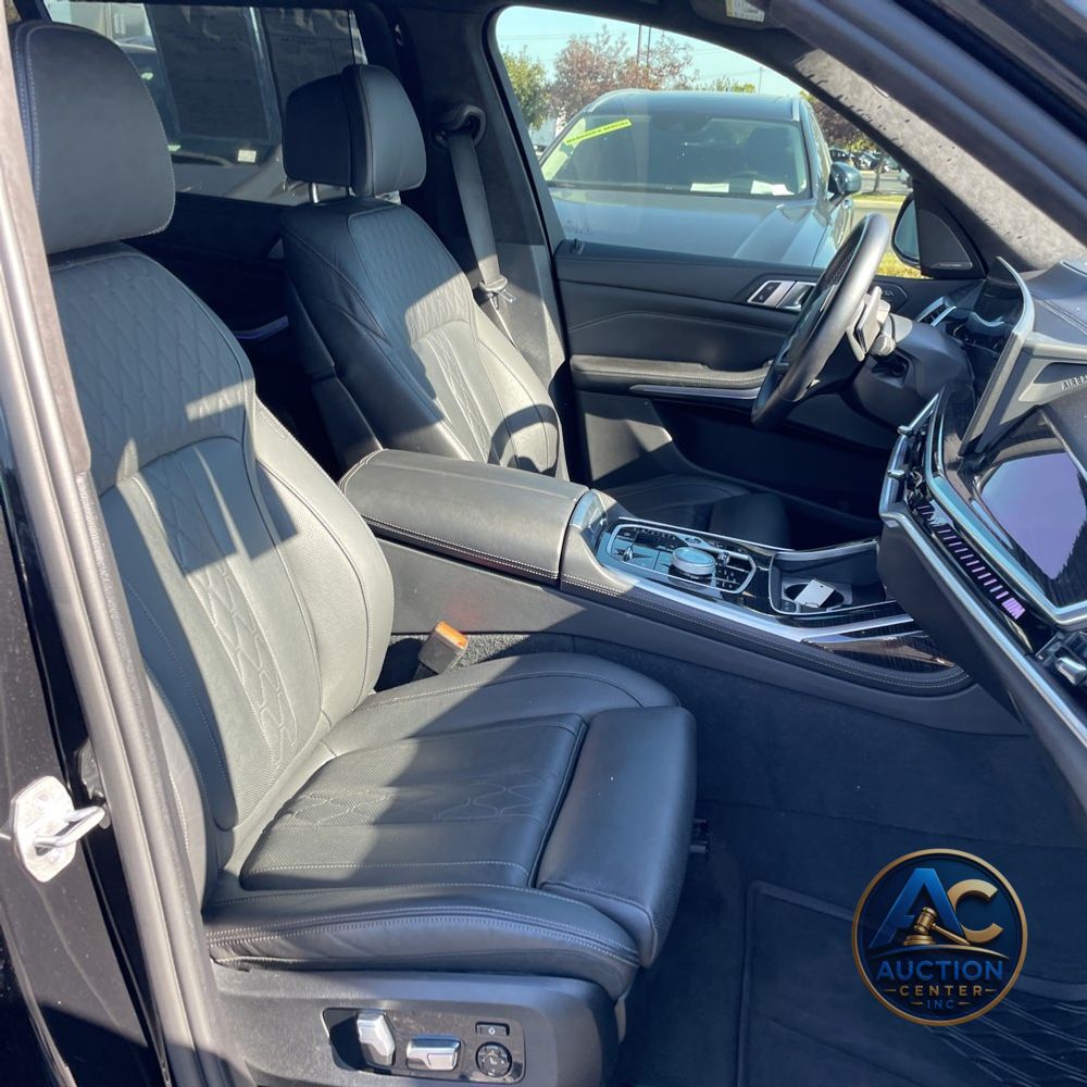 2023 BMW X7 M60i