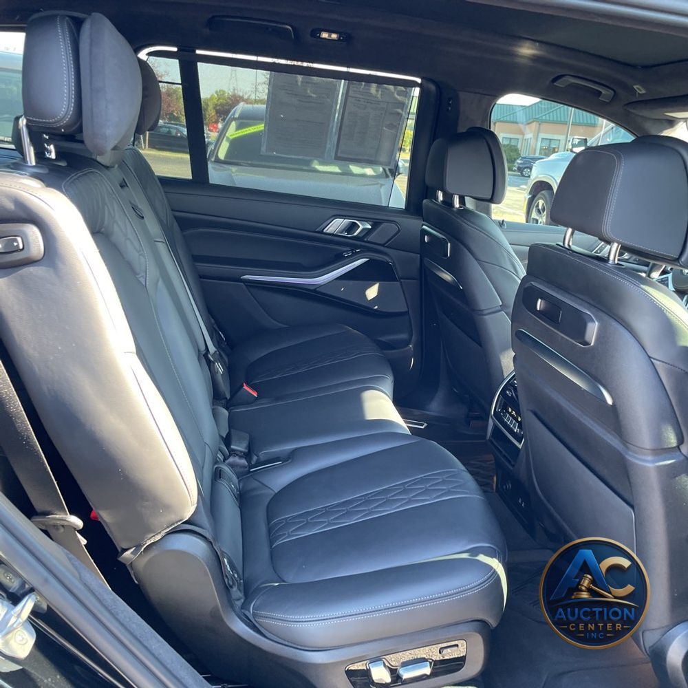 2023 BMW X7 M60i