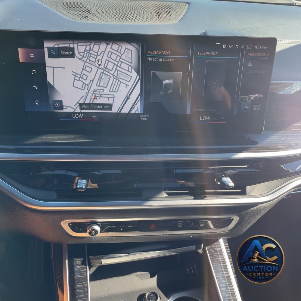 2023 BMW X7 M60i