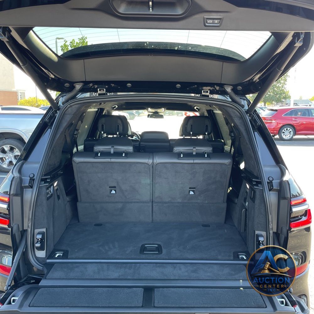 2023 BMW X7 M60i