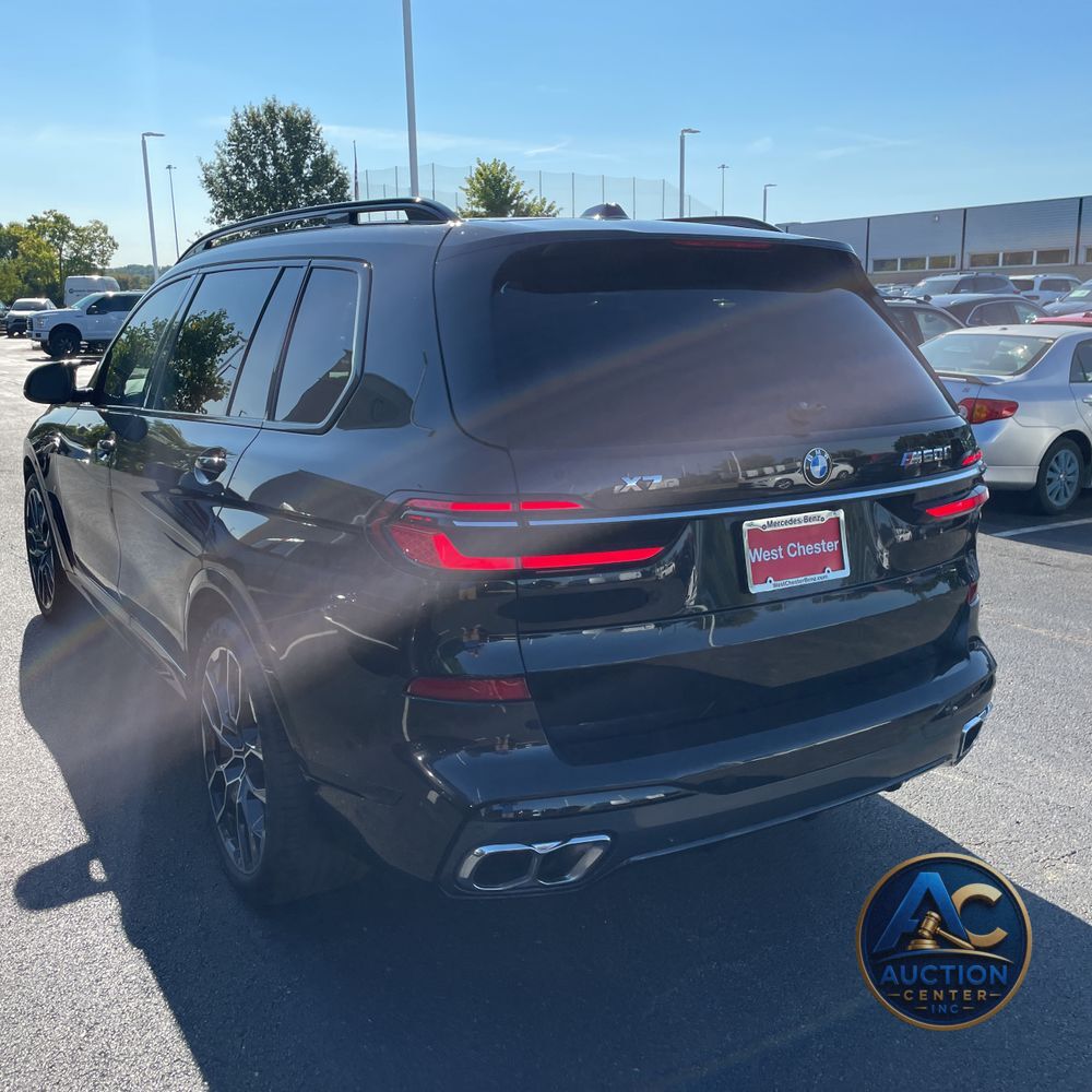 2023 BMW X7 M60i