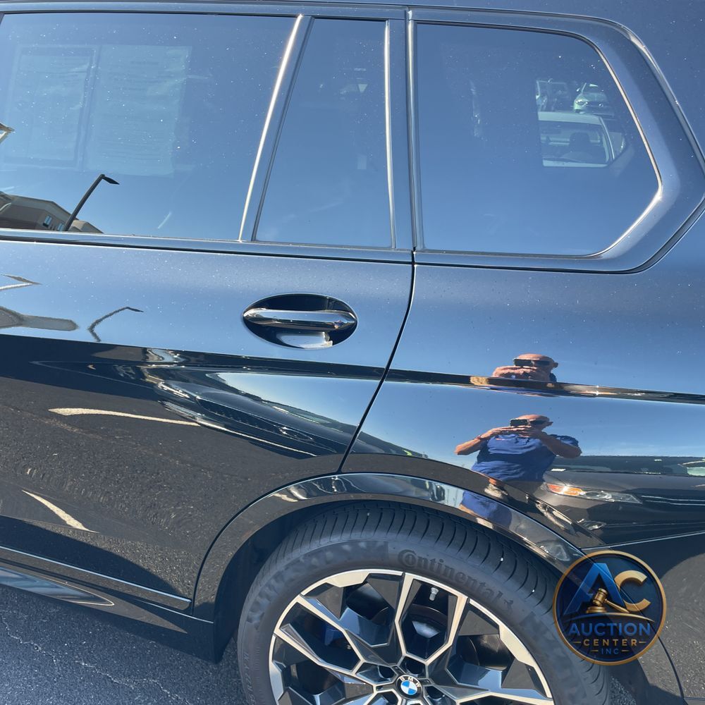 2023 BMW X7 M60i