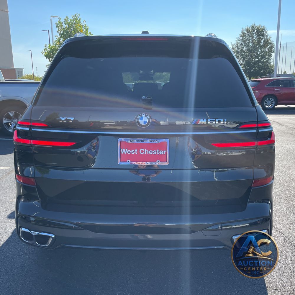 2023 BMW X7 M60i