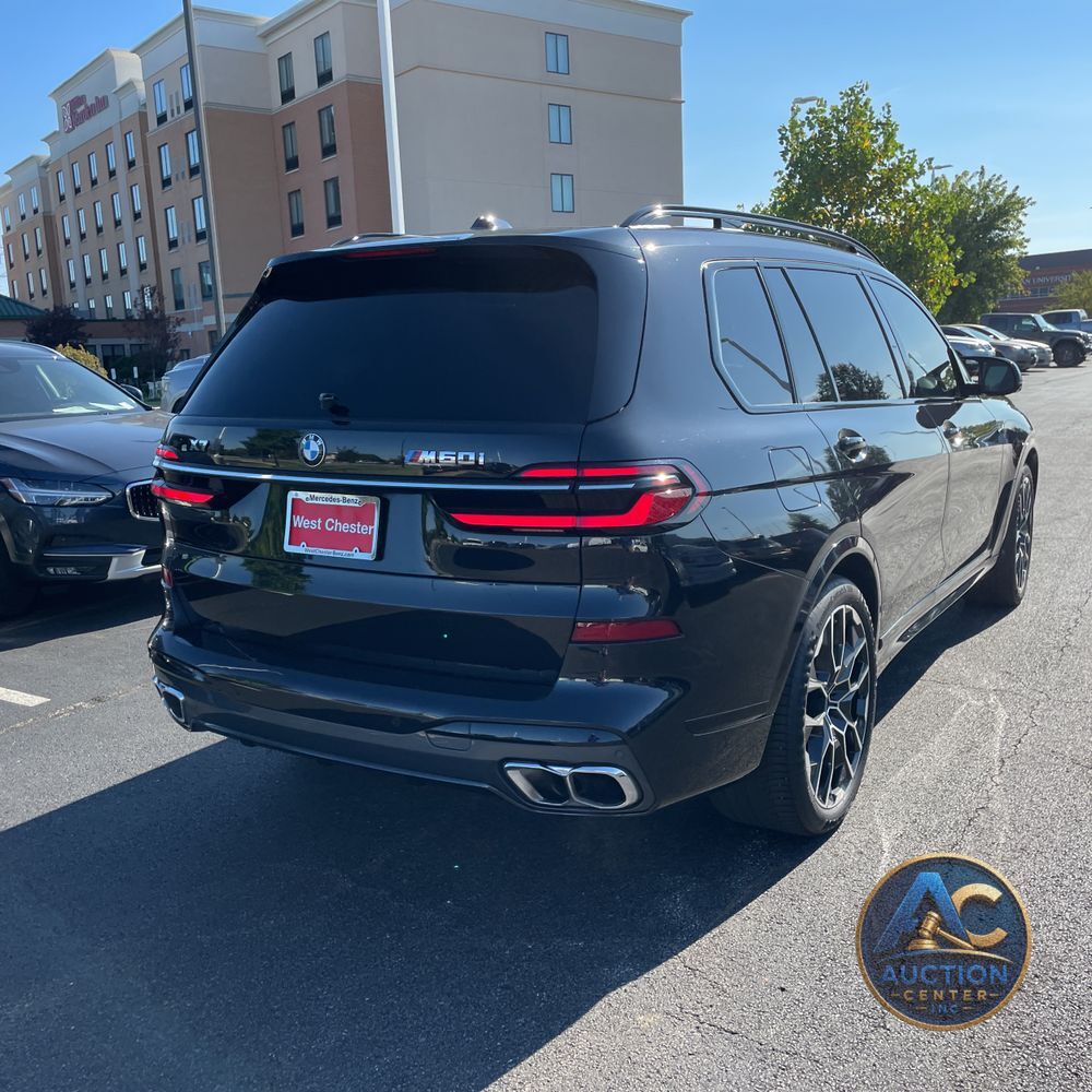 2023 BMW X7 M60i