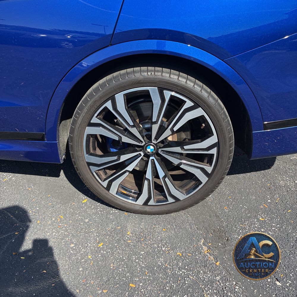 2024 BMW X7 M60i