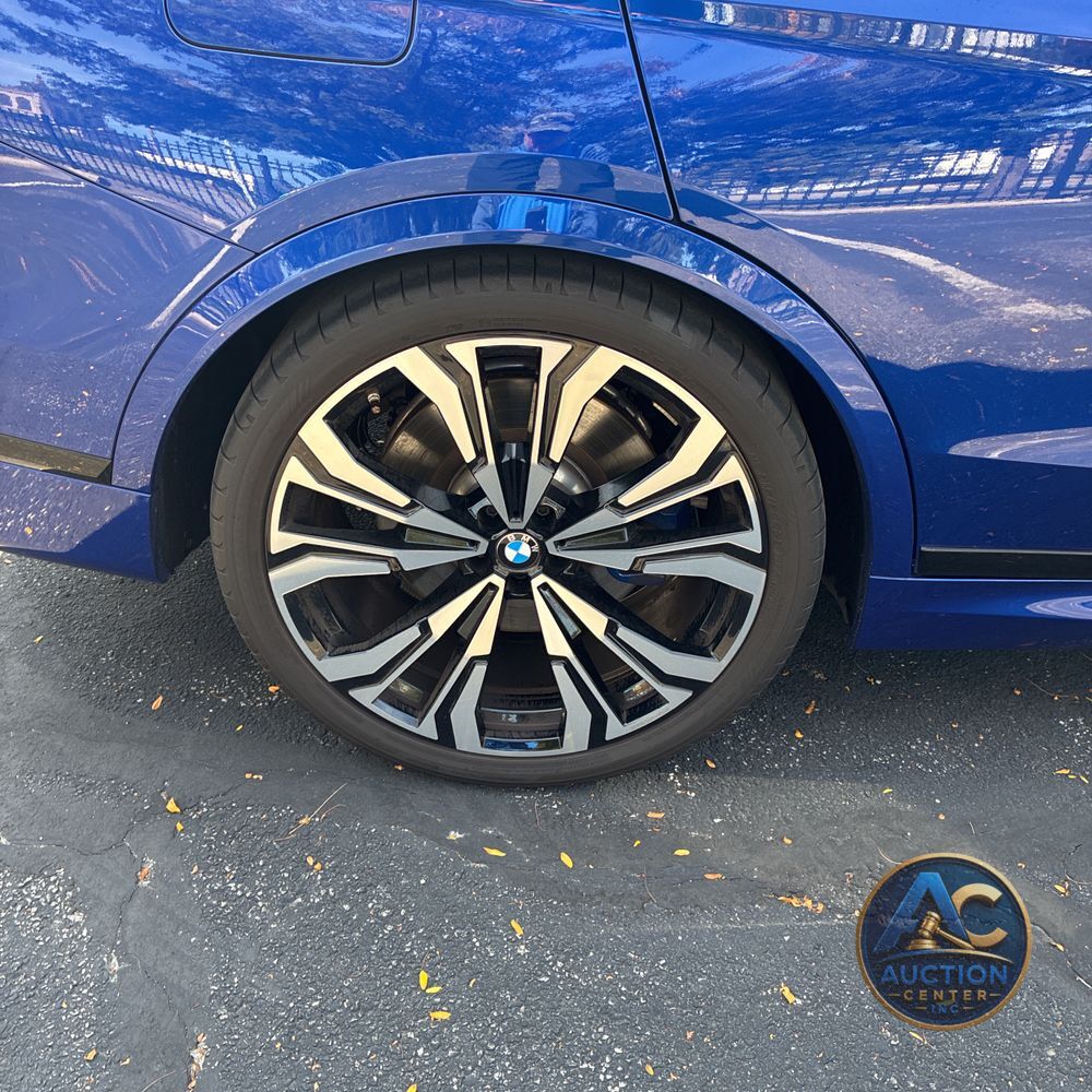 2024 BMW X7 M60i