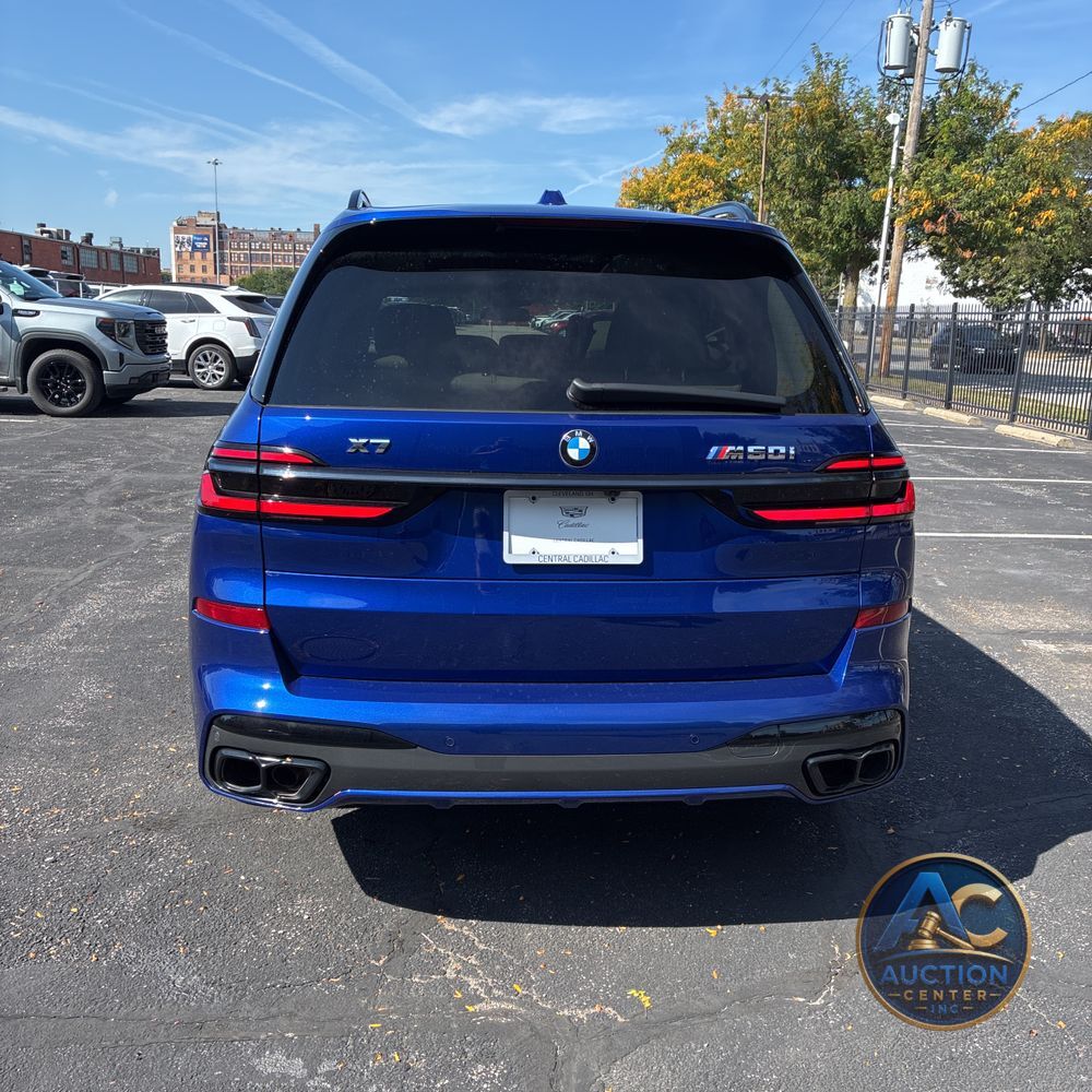 2024 BMW X7 M60i
