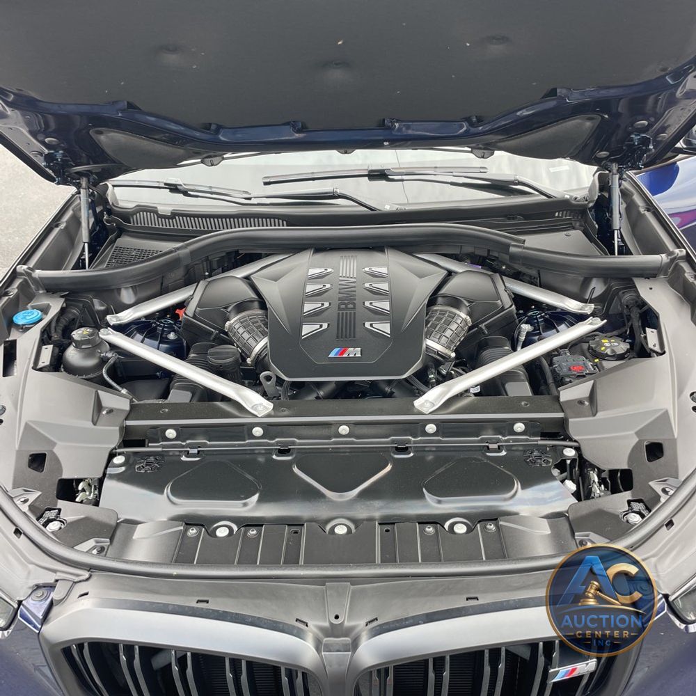 2024 BMW X5 M60i