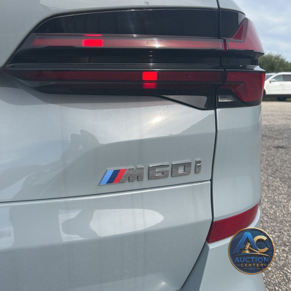 2024 BMW X5 M60i