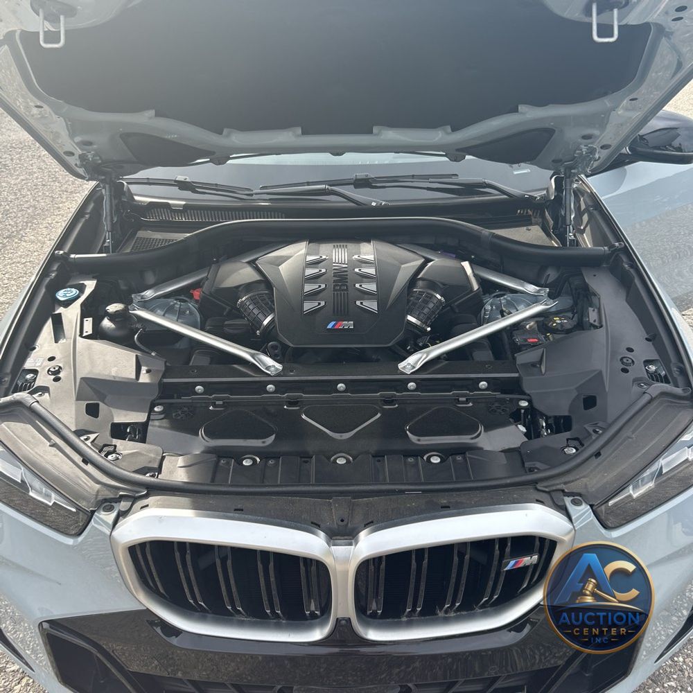2024 BMW X5 M60i
