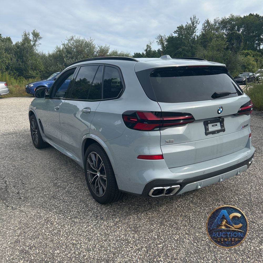 2024 BMW X5 M60i