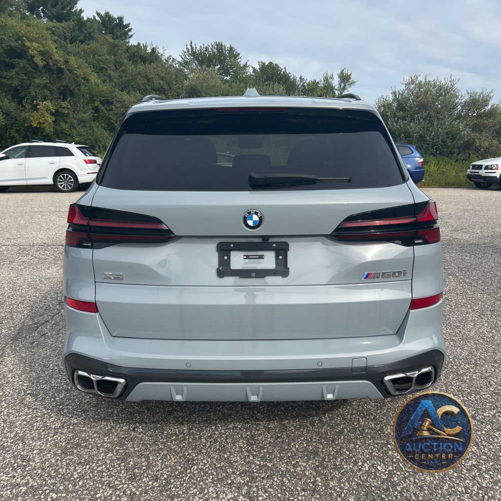2024 BMW X5 M60i