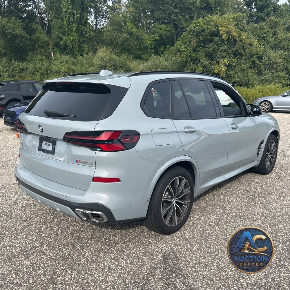 2024 BMW X5 M60i