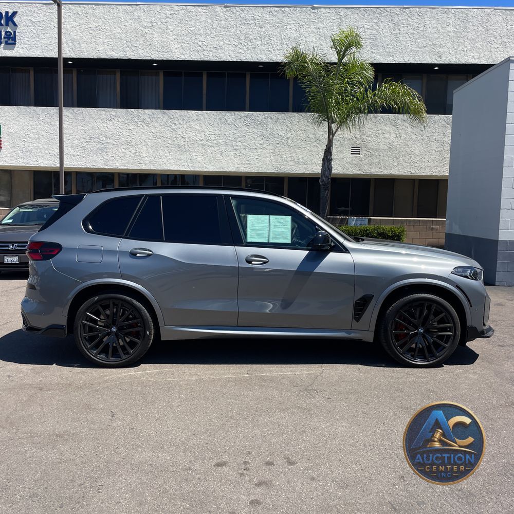 2025 BMW X5 M60i