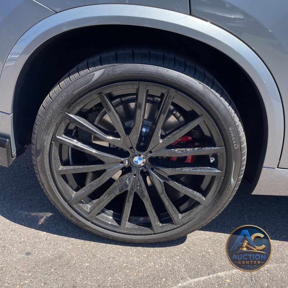 2025 BMW X5 M60i