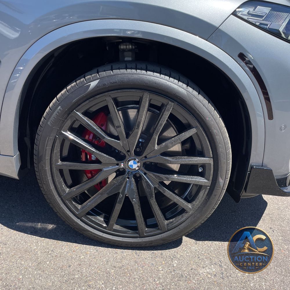2025 BMW X5 M60i