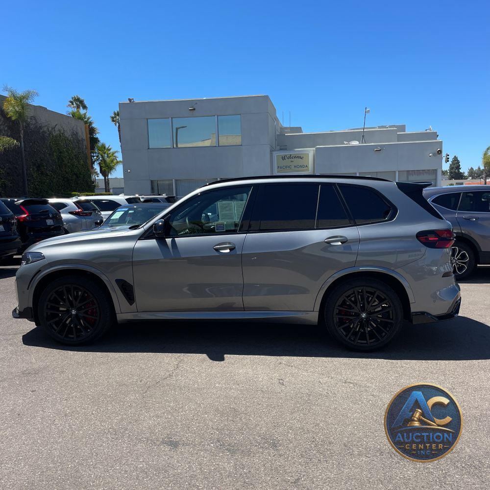 2025 BMW X5 M60i