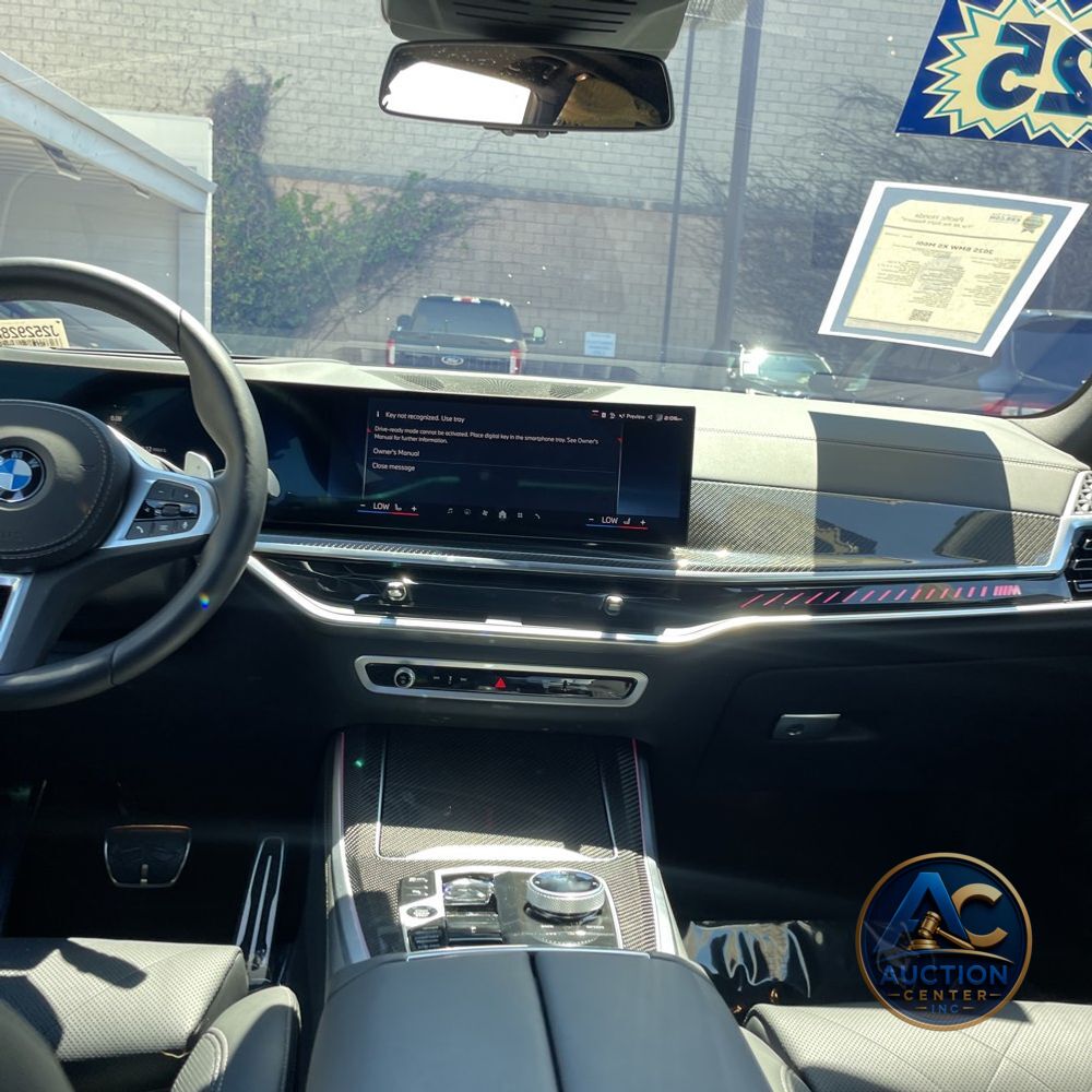 2025 BMW X5 M60i