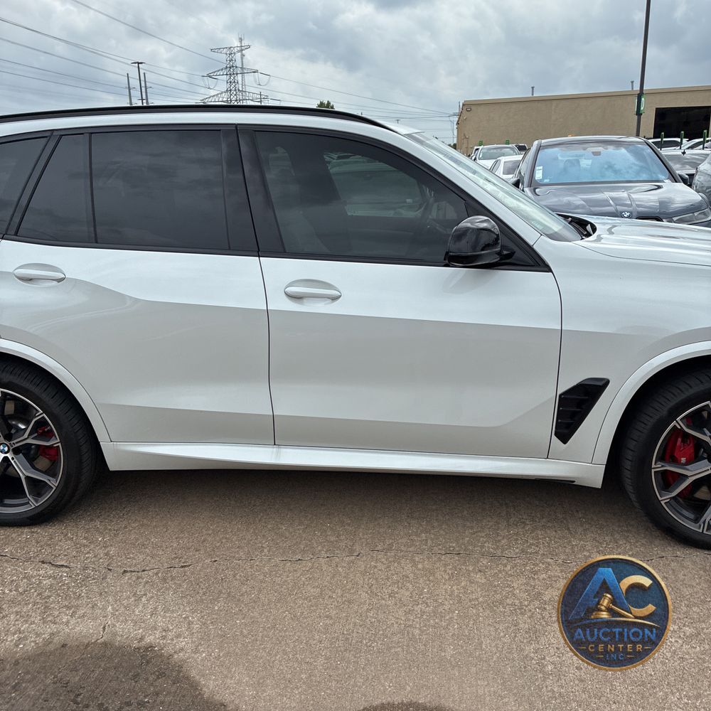 2025 BMW X5 M60i