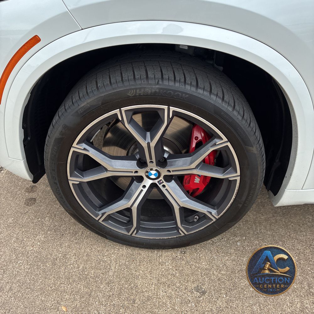 2025 BMW X5 M60i