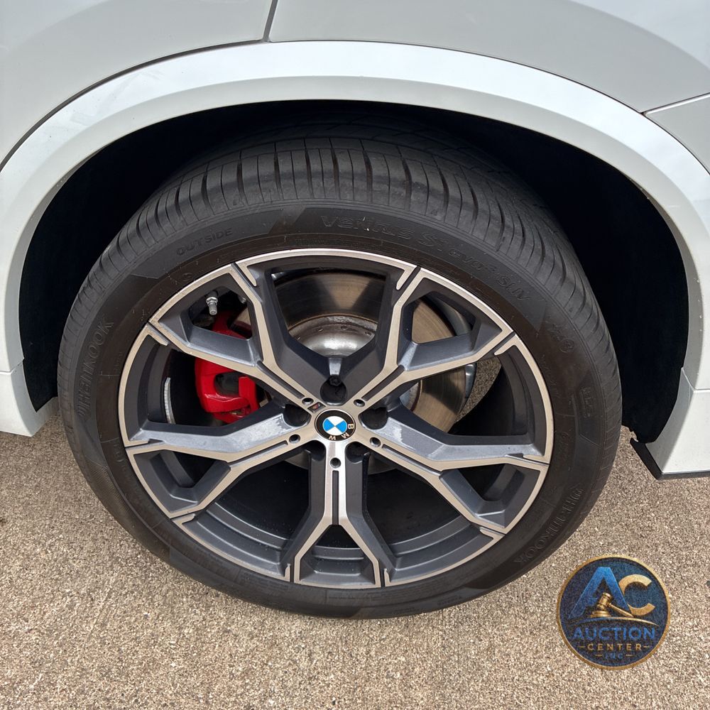 2025 BMW X5 M60i