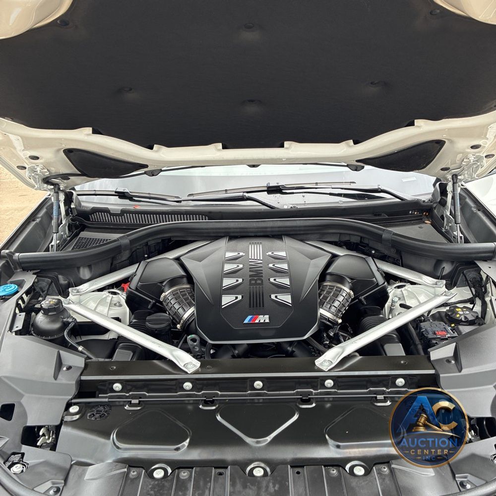 2025 BMW X5 M60i