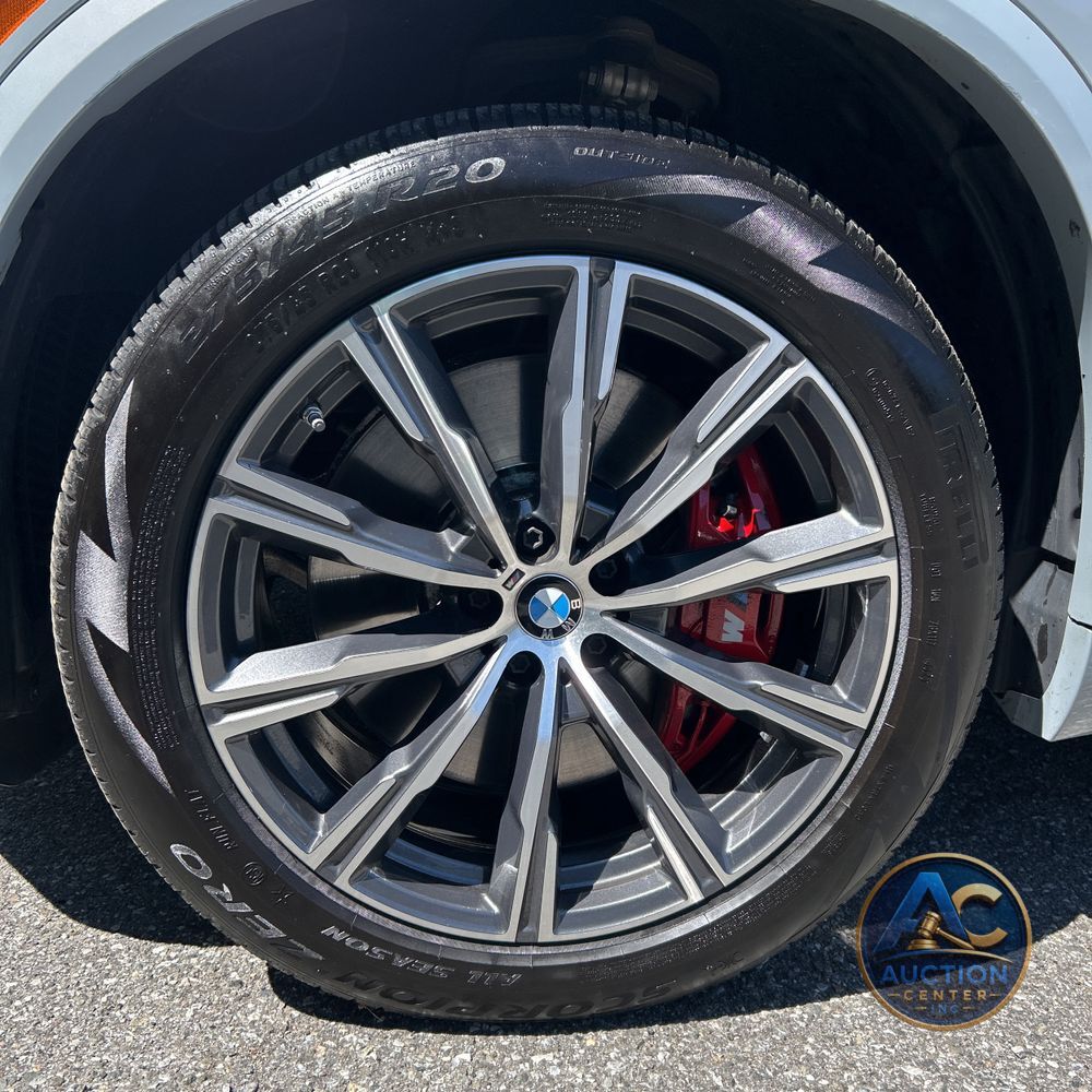 2025 BMW X5 M60i