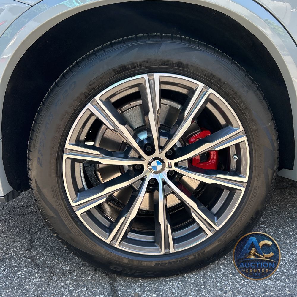 2025 BMW X5 M60i