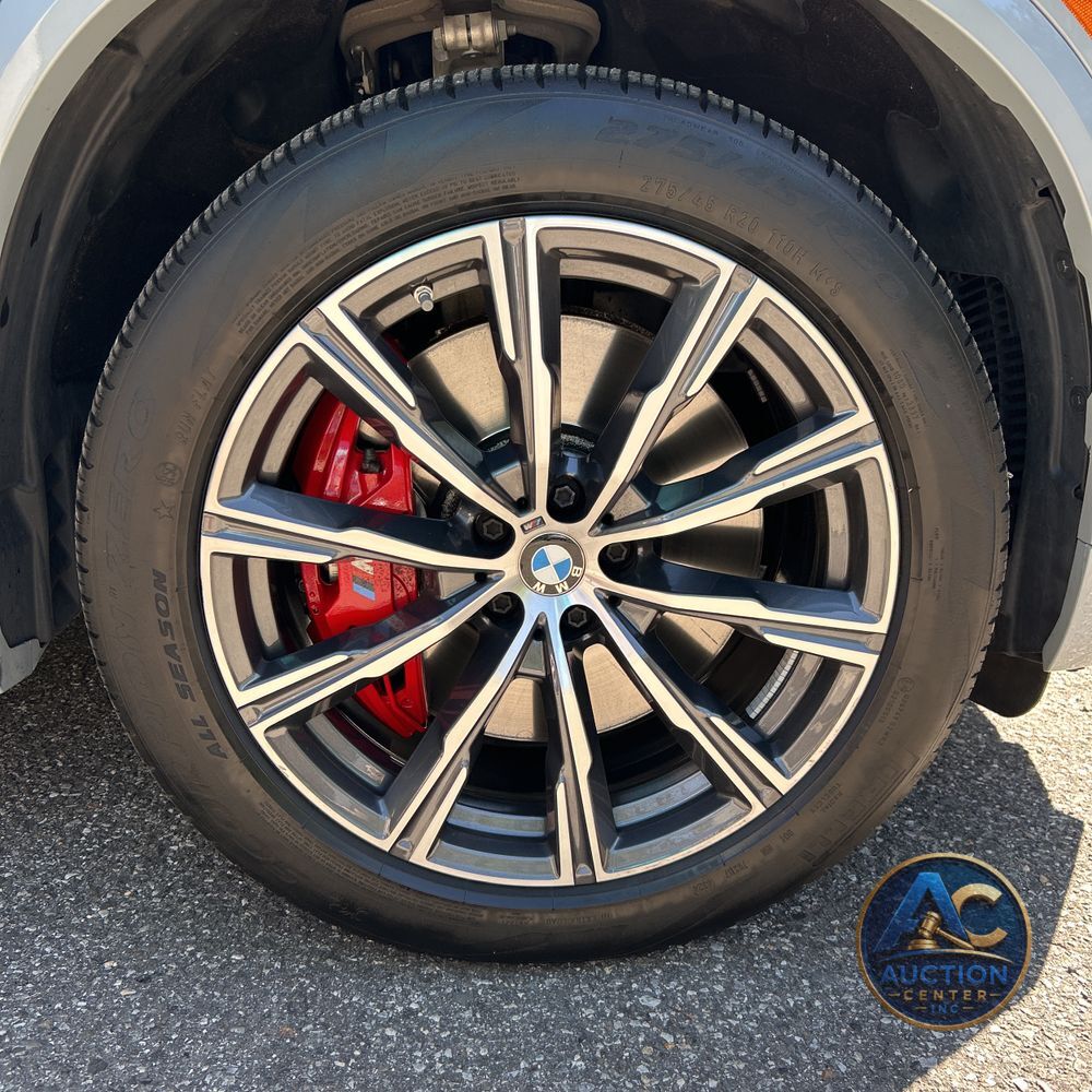 2025 BMW X5 M60i