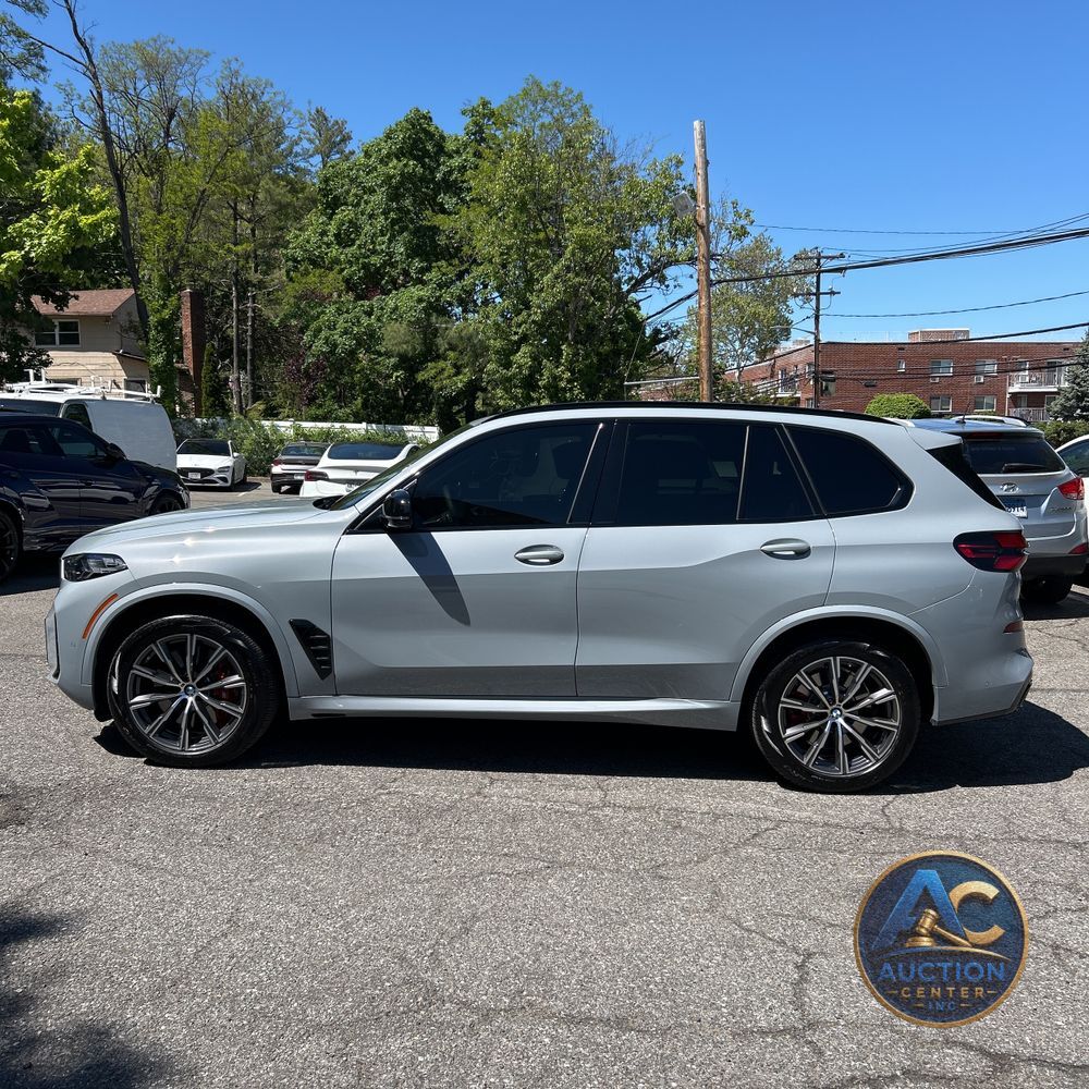 2025 BMW X5 M60i