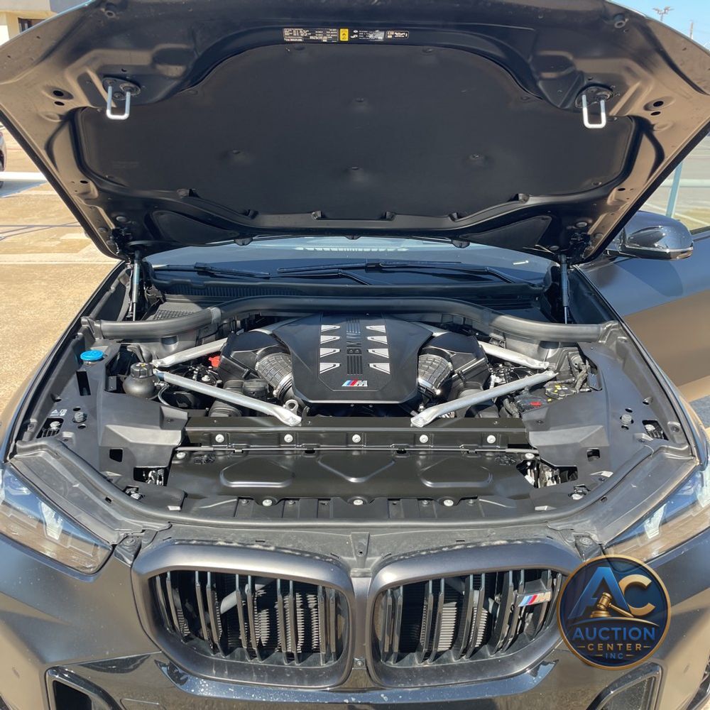 2024 BMW X5 M60i