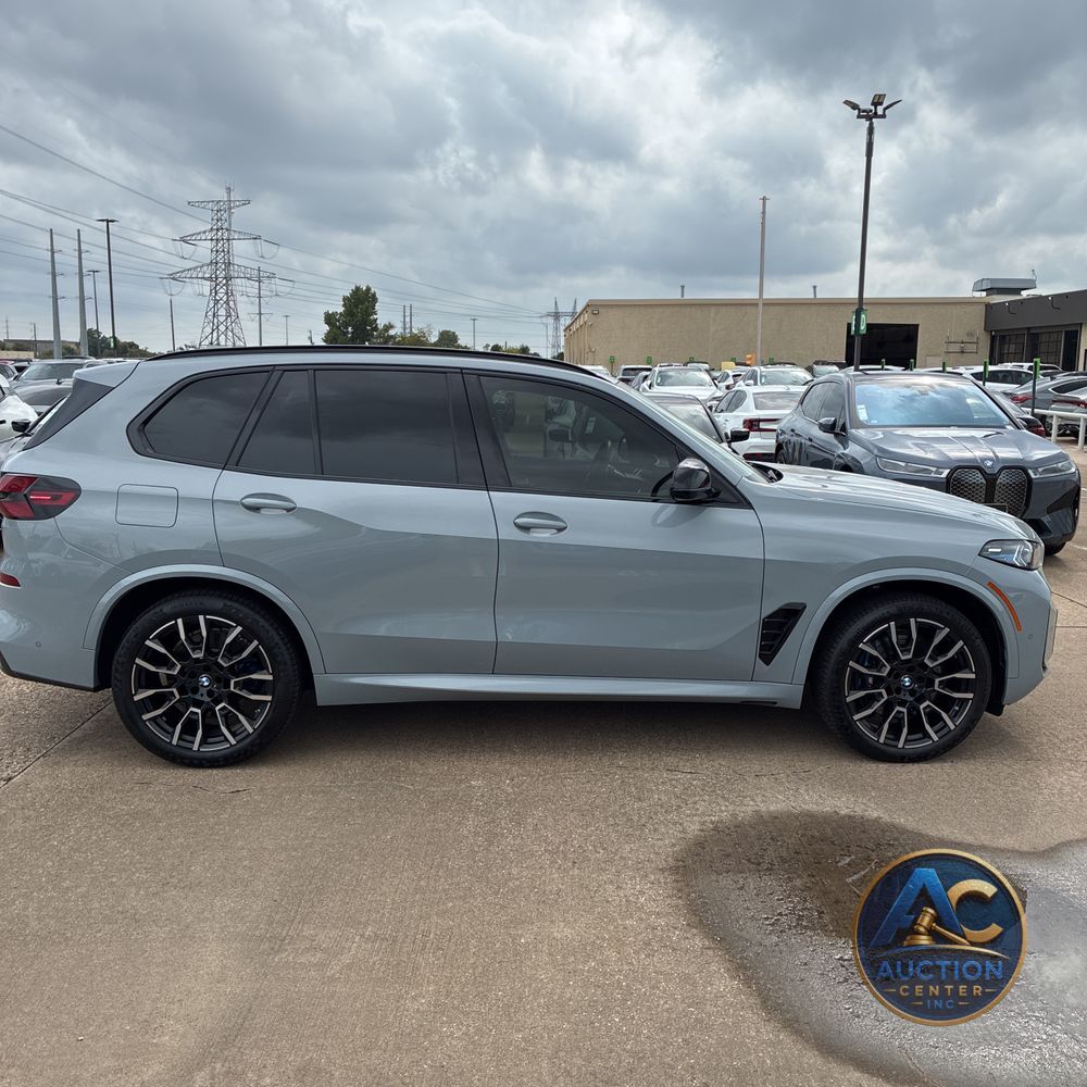 2025 BMW X5 M60i
