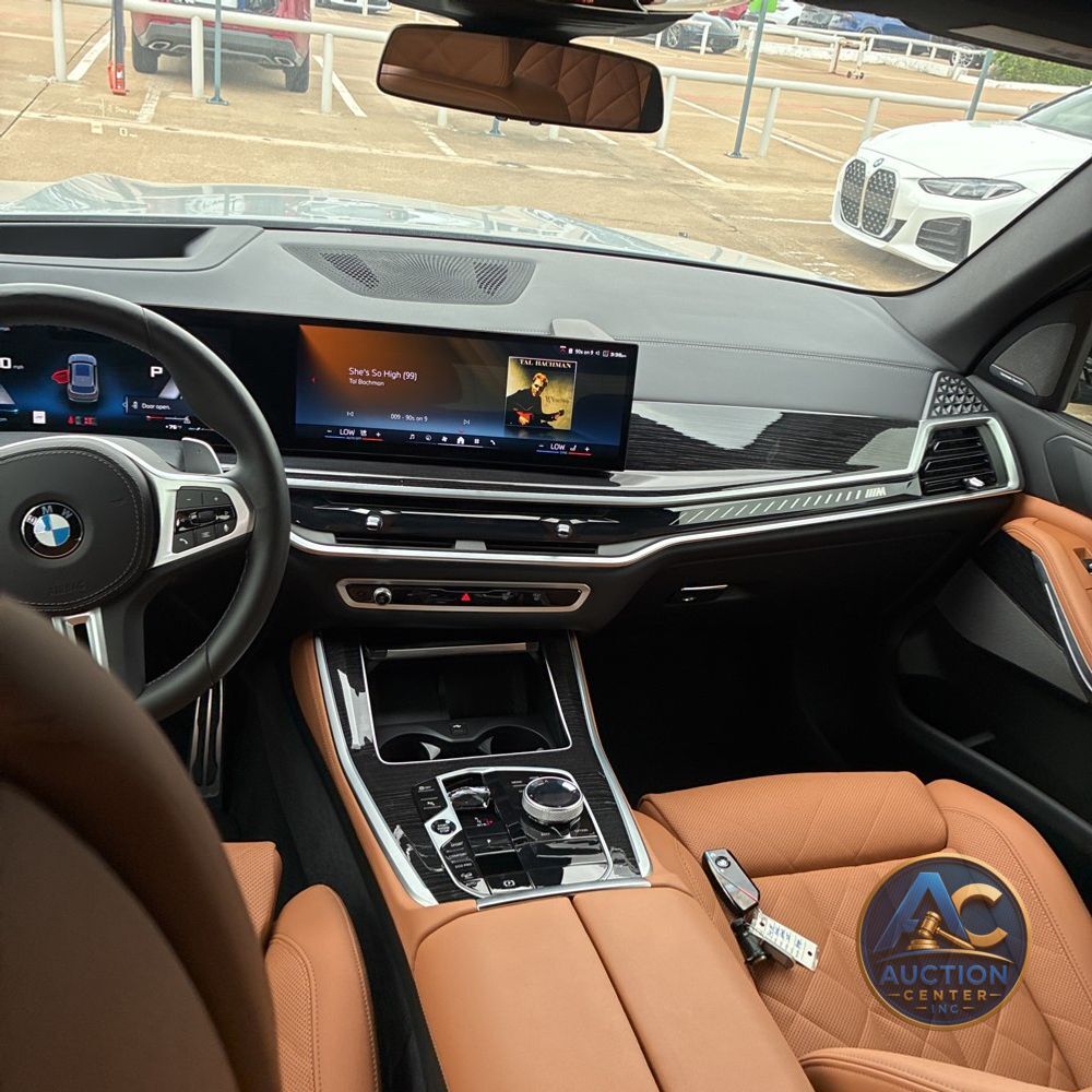 2025 BMW X5 M60i