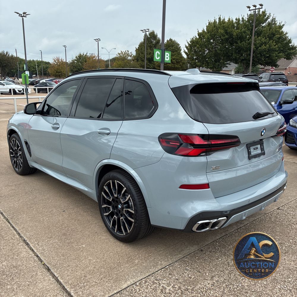 2025 BMW X5 M60i