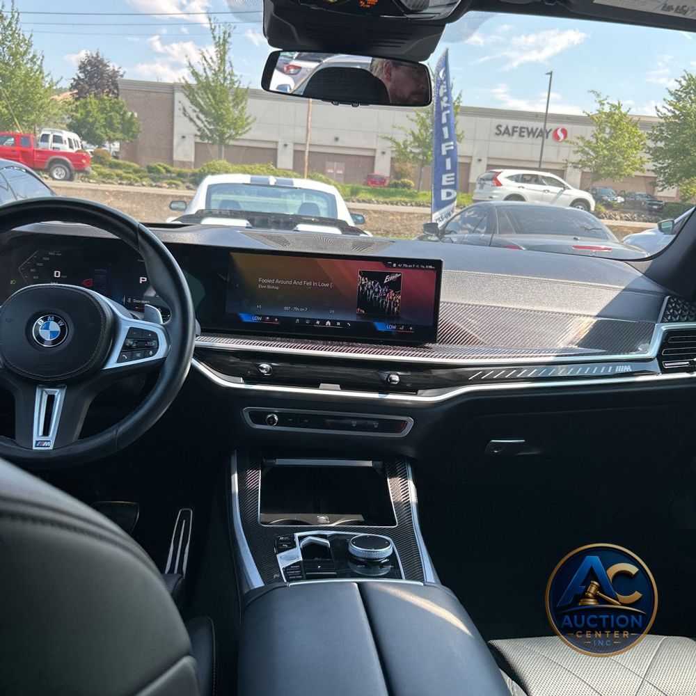 2024 BMW X5 M60i